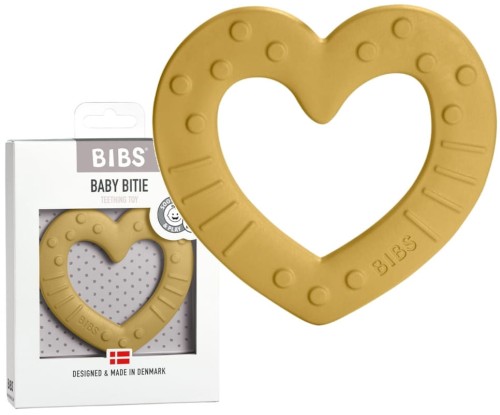 BIBS BABY KOUSACÍ HRAČKA SRDCE MUSTARD BEZ BPA +3m
