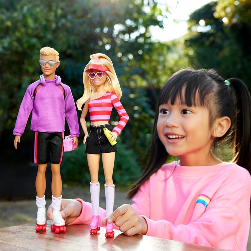HXK90-barbie-lalki-ken-lalka-mattel-akcesoria-dodatki-wrotki.jpg