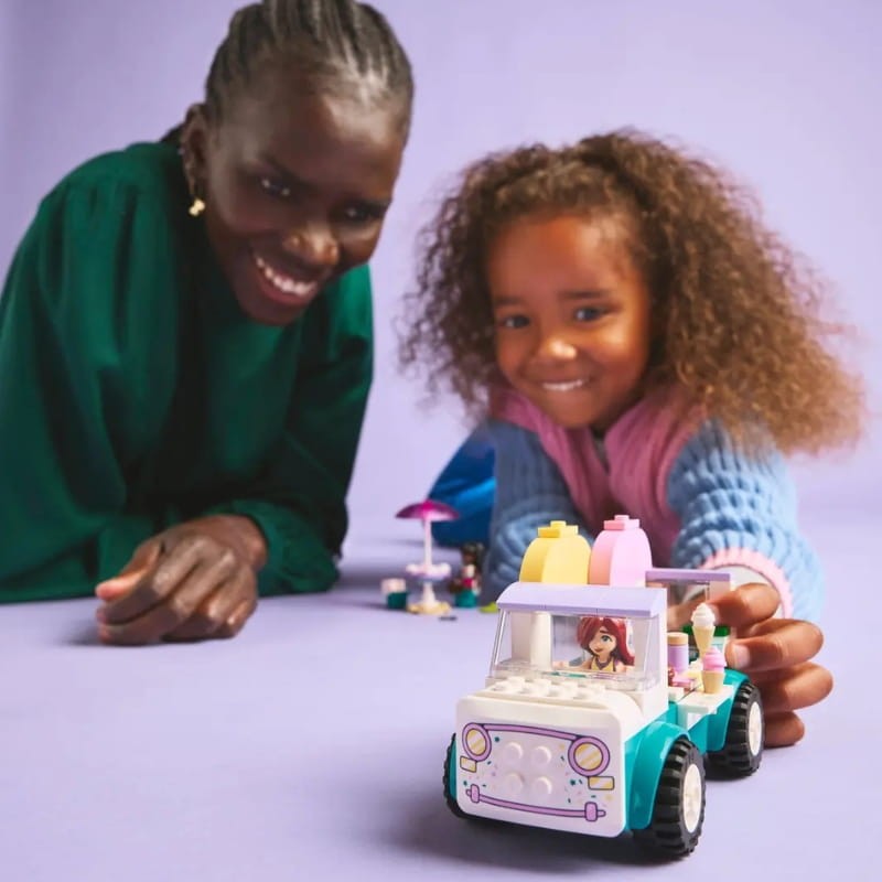 furgonetka-z-lodami-w-miescie-heartlake-lego-friends-6.jpg