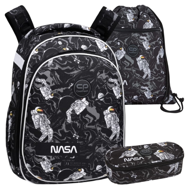 Astronaut (5903686389146 +  5903686389153 +  5903686389061).jpg