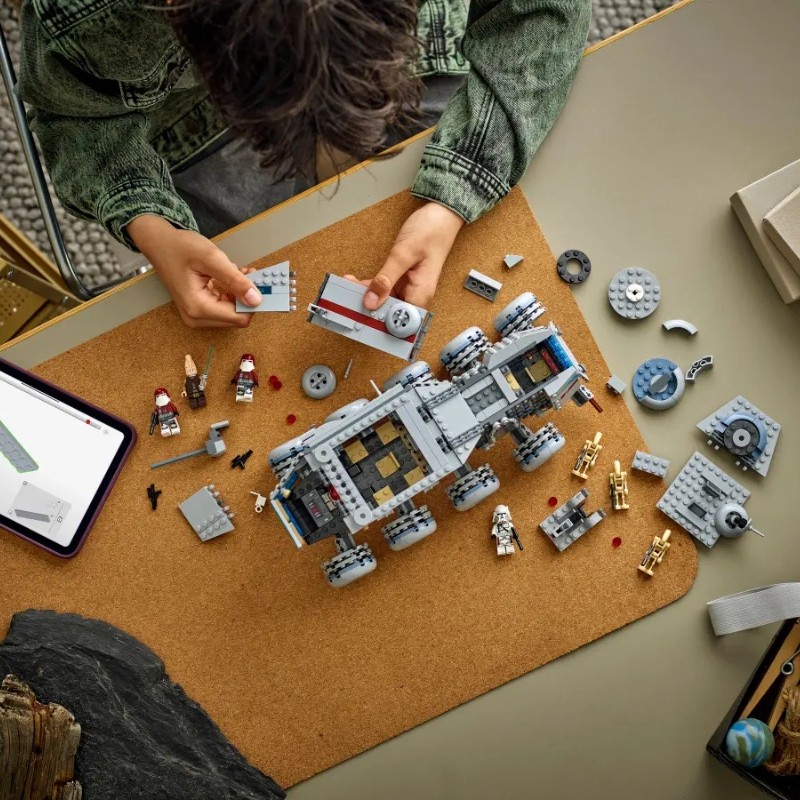 klocki-lego-disney-star-wars-gwiezdne-wojny-Czołg-Republiki-Juggernaut (1).jpg