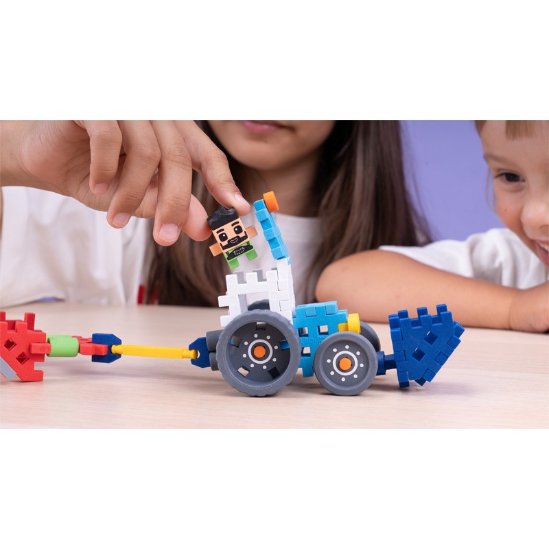 d907504-MINI-WAFFLE-FARMER-TRACTOR-WITH-PLOW-(2)_800.jpg