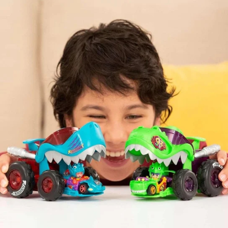 T-Racers Auto T-Shark Mega Wheels Rampa S Autíčkem A Figurkou Řidiče