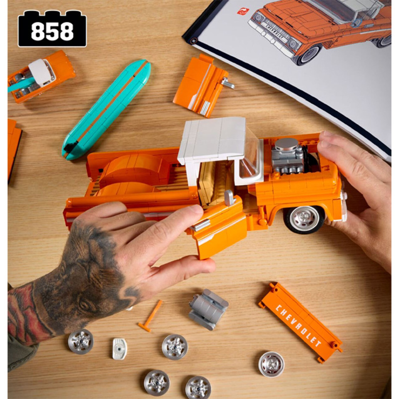 Mega Hot Wheels BrickShop